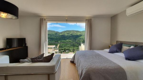 Villa Zola modern studio with stunning views